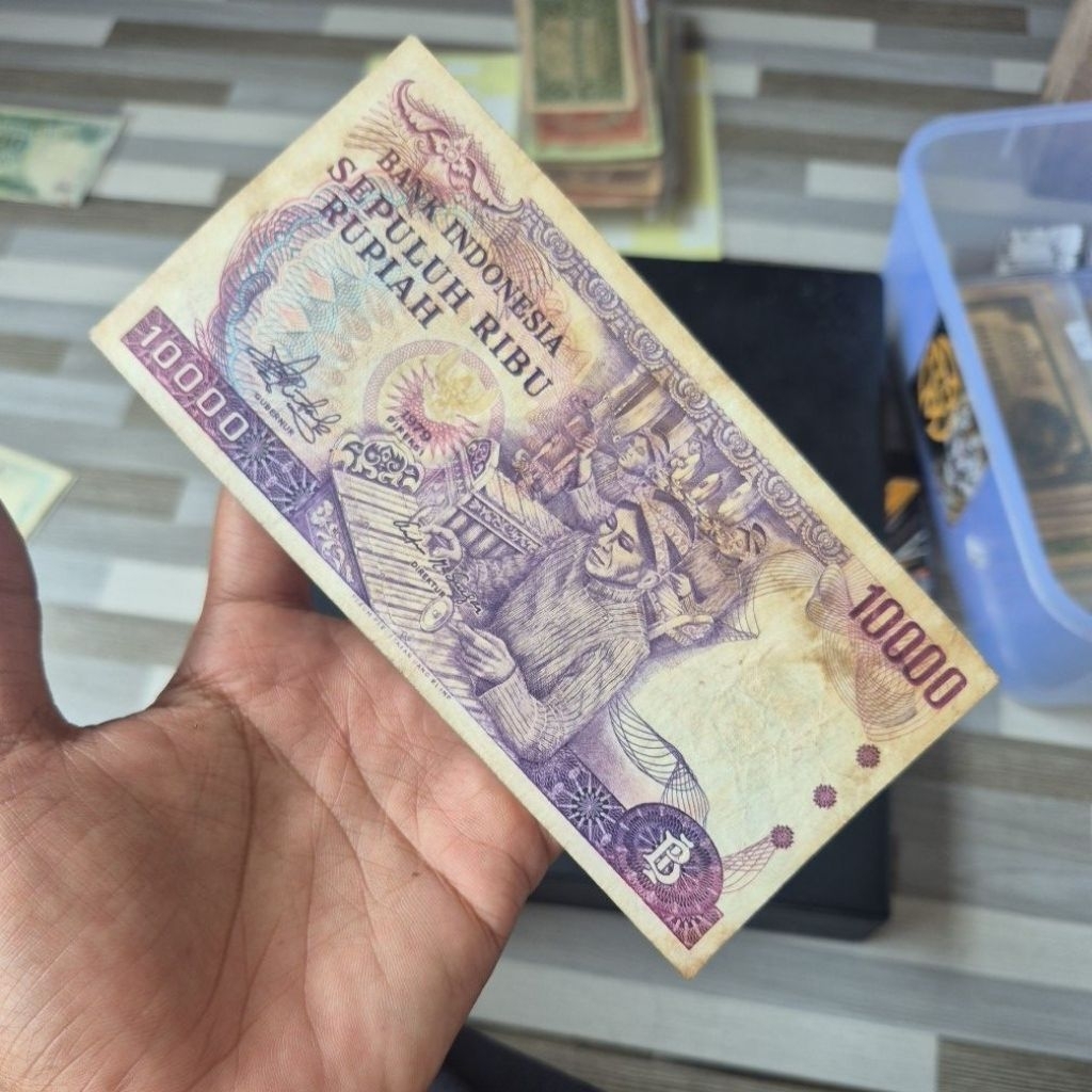 10000 Gamelan Tahun 1979 (bekas beredar)