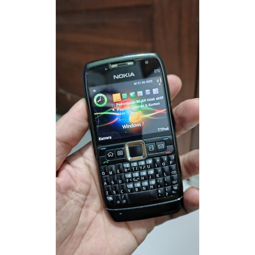 Nokia E71