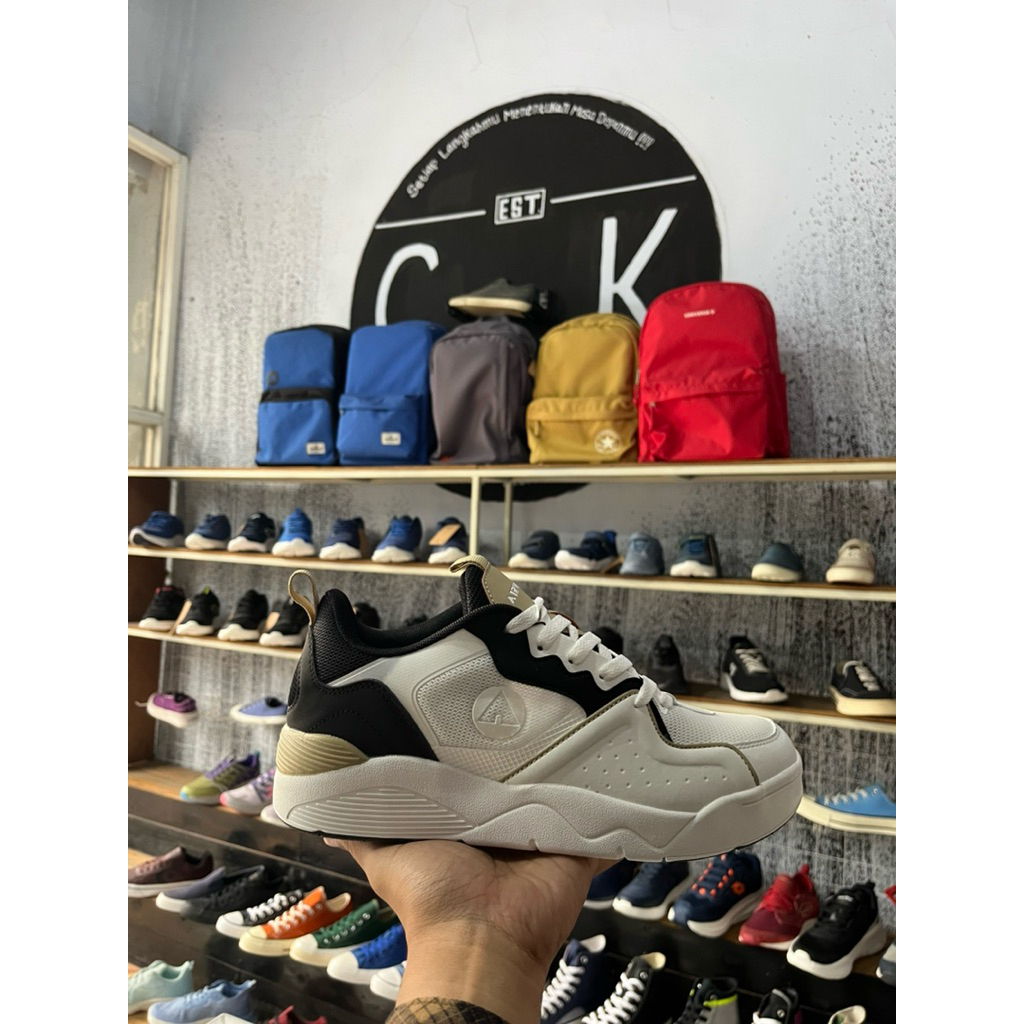 Airwalk CLOVE White