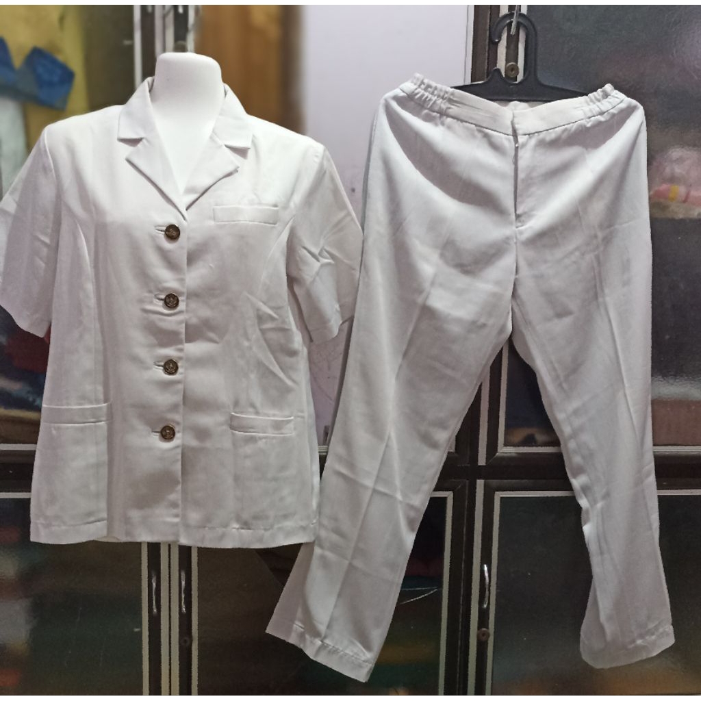 Setelan seragam putih wanita preloved