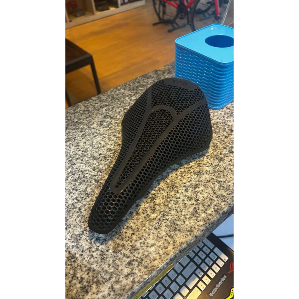 Sadel Sepeda merk Fizik