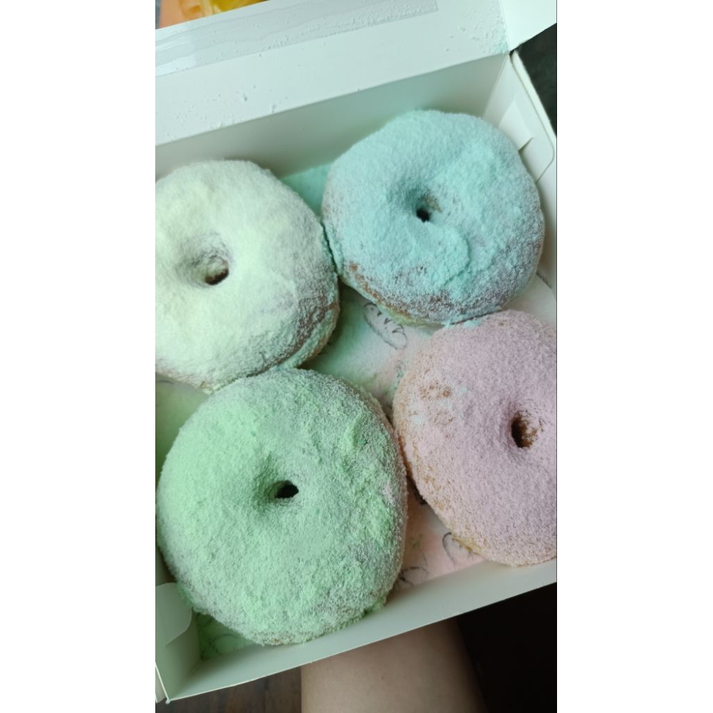 Donat Susu Mega-Bites Donat Jumbo 9cm Donat Megalodon