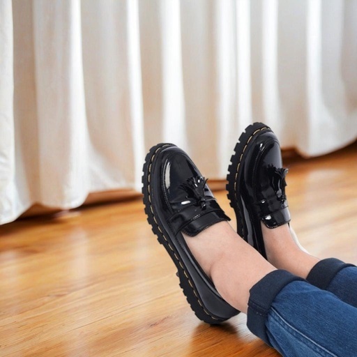 Sepatu Loafer Wanita Full Black Slip On Ukuran Besar No. 40-41-42-43-44-45