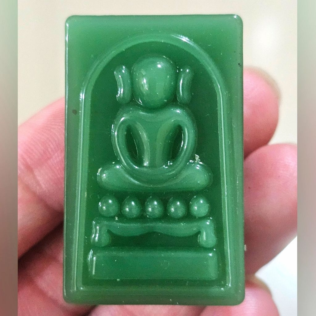 Somdej Kaiser Jade Stone ~ Lp Hong (no casing)