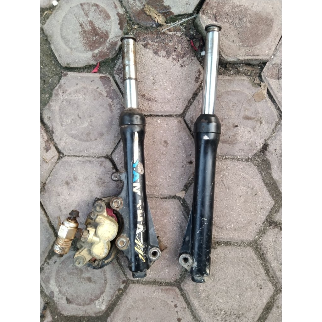 Shock depan + Kaliper f1zr original