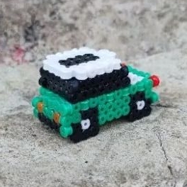 Miniatur Mobil Mini – Handmade Unik dari Manik-Manik Setrika (Hama Beads)