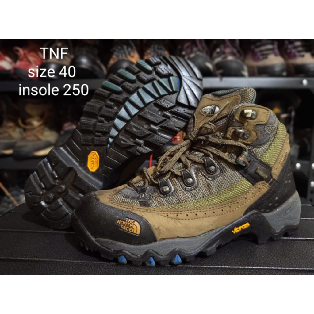sepatu outdoor thrifting THE NORTH FACE
