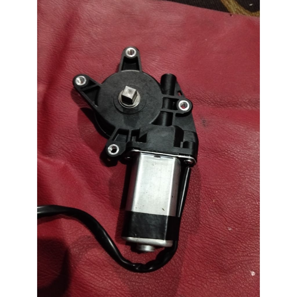 Dinamo power window Mitsubishi Lancer CK 4 kiri depan