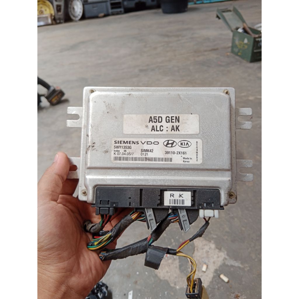modul ecu mobil kia rio 2004