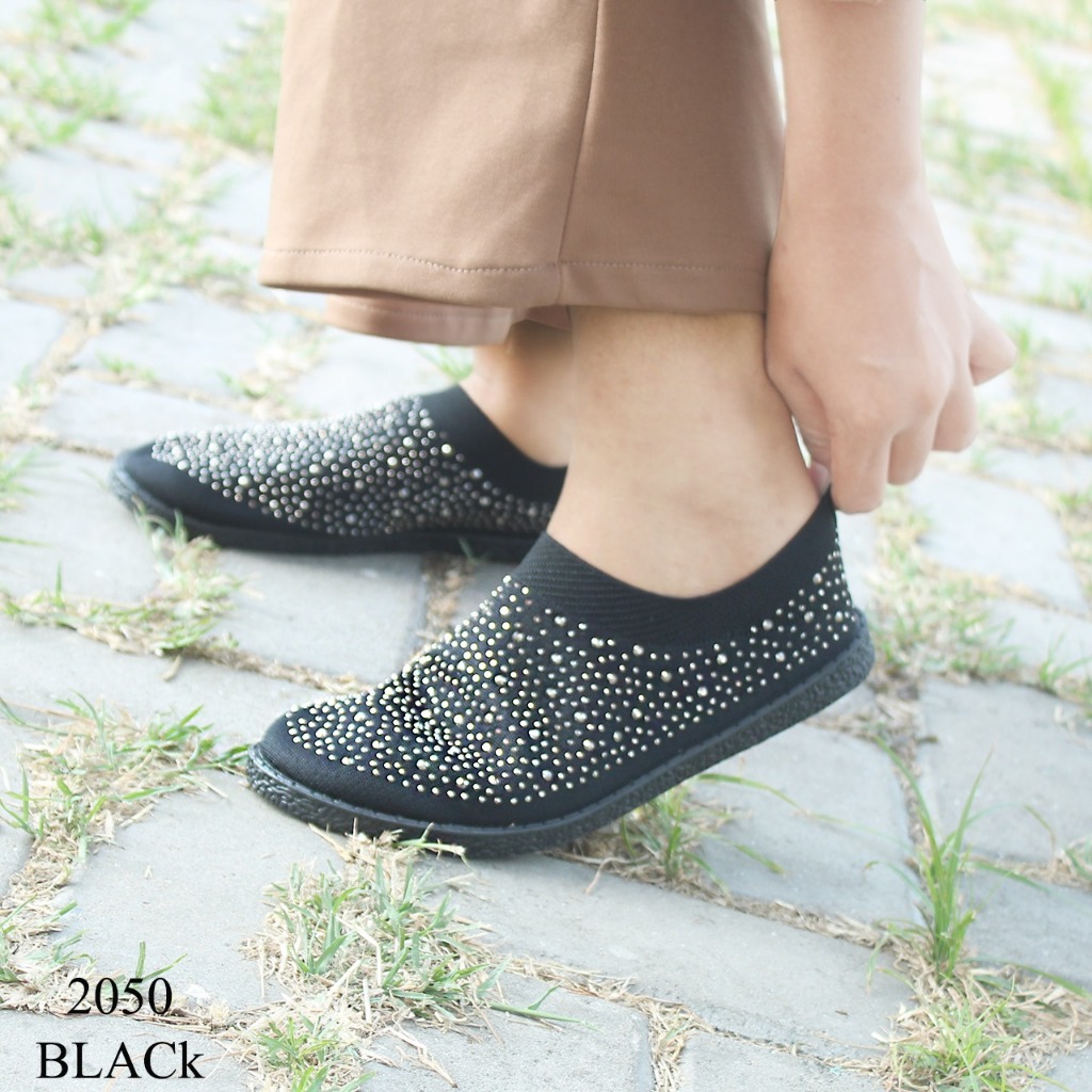 PROMO CUCI GUDANG - (J) (COD) Sepatu Wanita Slip-On Kanvas Import J2050 Sepatu Wanita Kanvas Slip On