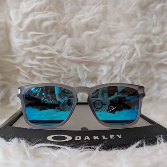 Kacamata Original Oakley Latch SQ Matte Grey Ink w/ Prizm Sapphire 009358 12
