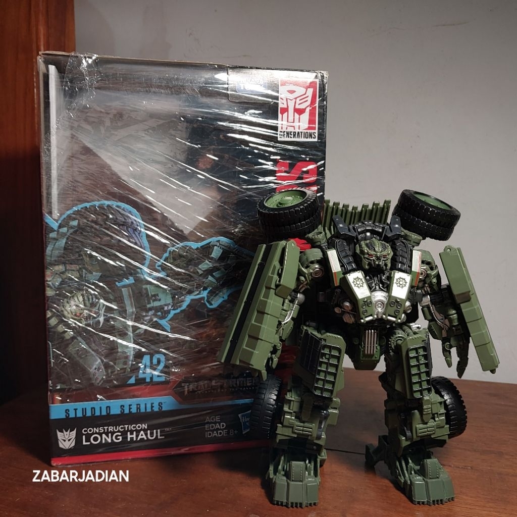 Transformers Studio series 42 Constructicon Long haul Voyager class