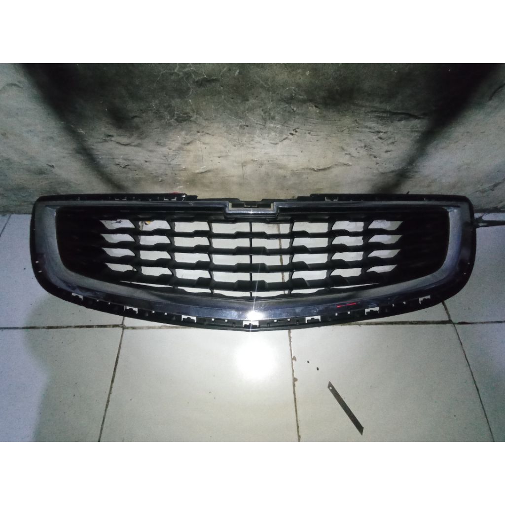 GRILL RADIATOR CHEVROLET SPIN