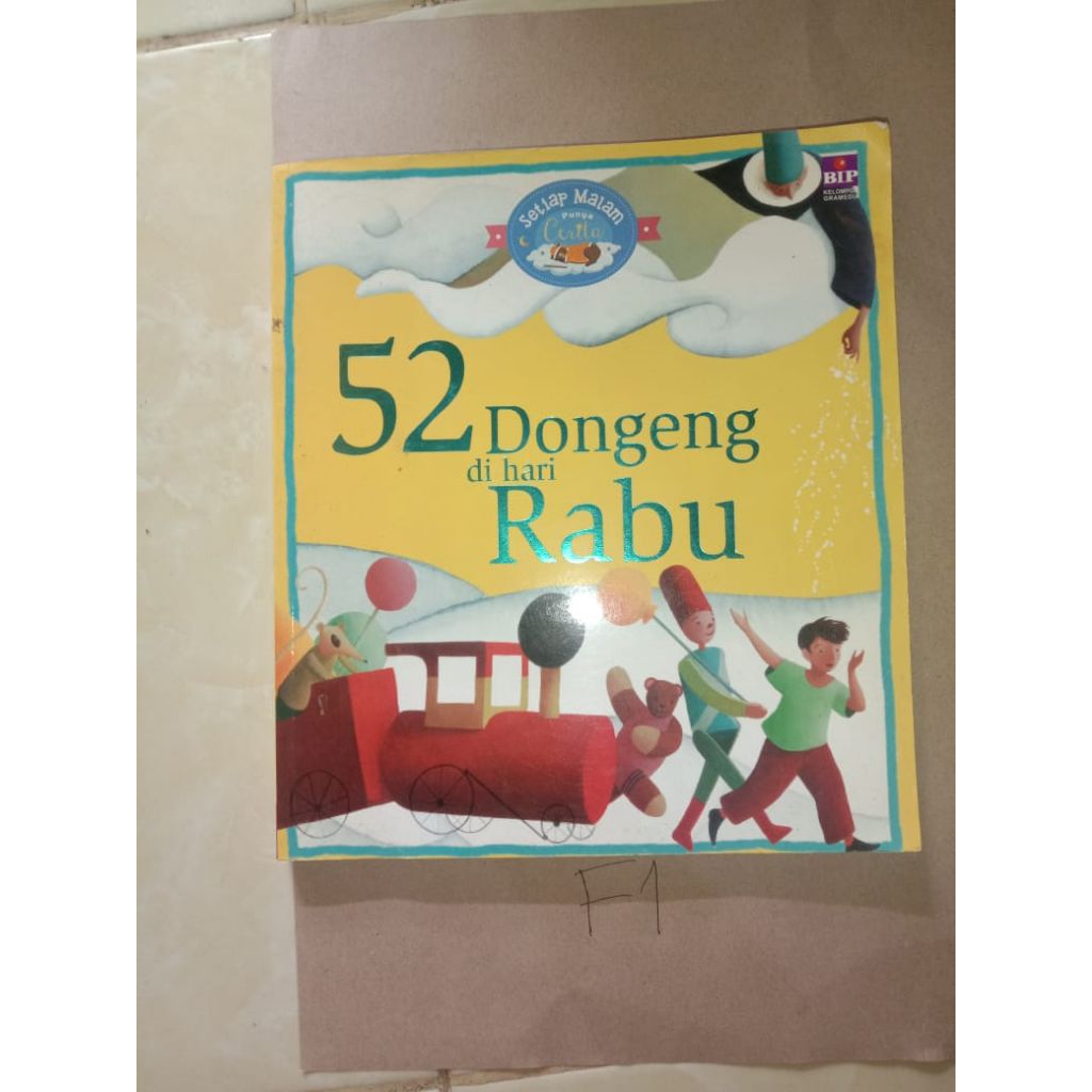 BUKU 52 DONGENG DI HARI RABU