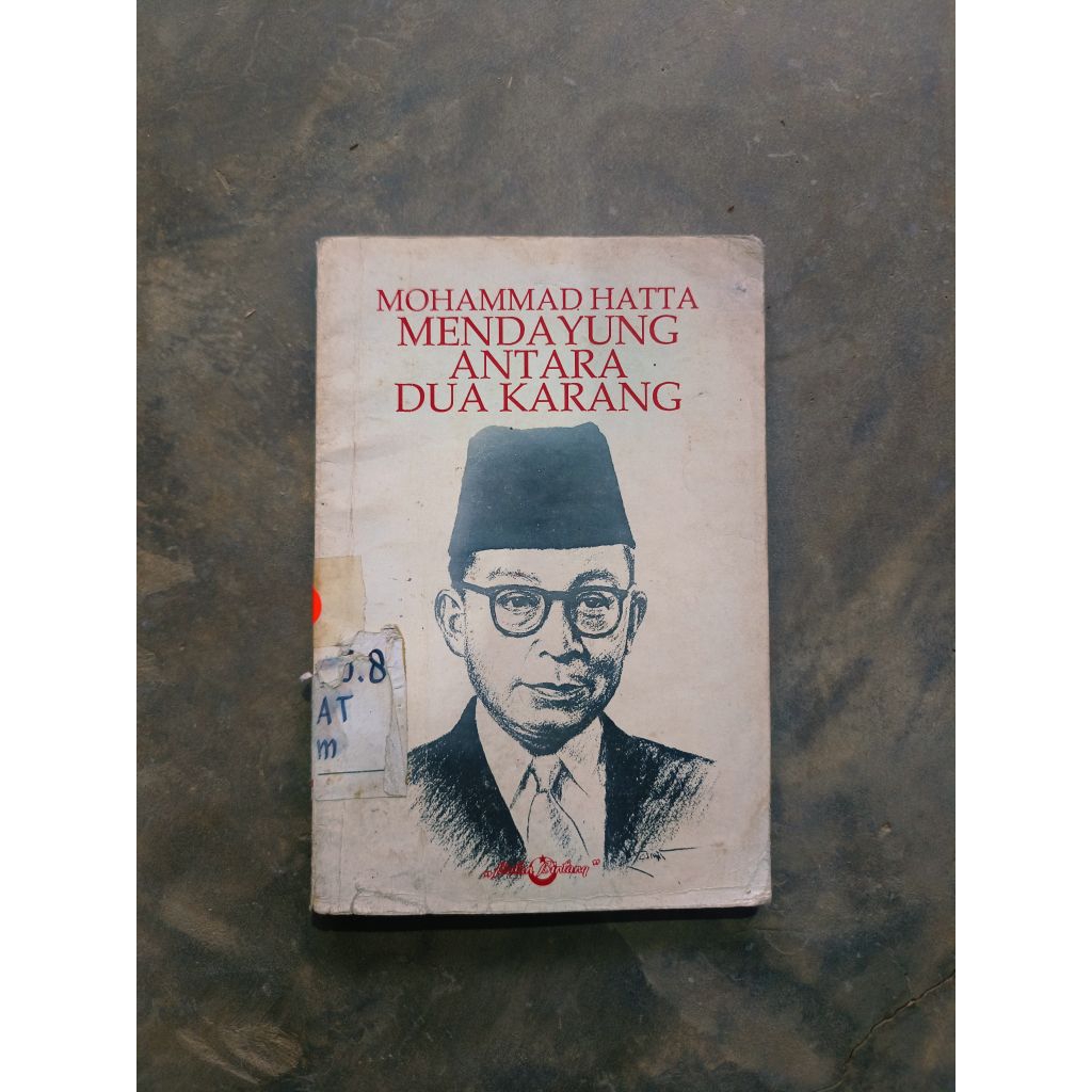 Mohammad Hatta Mendayung Antara Dua Karang
