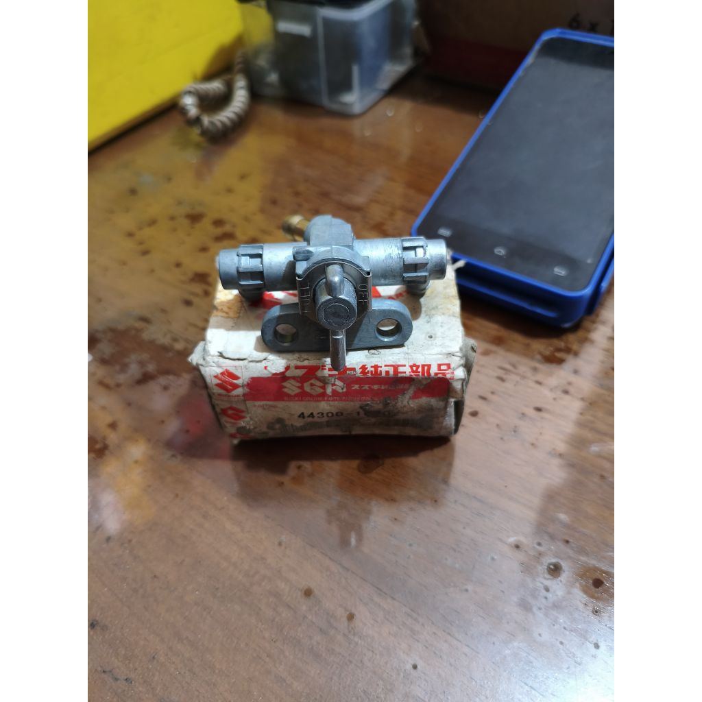 Cock Assy Fuel Kran Bensin Suzuki RGR150 Original Japan 44300-16702