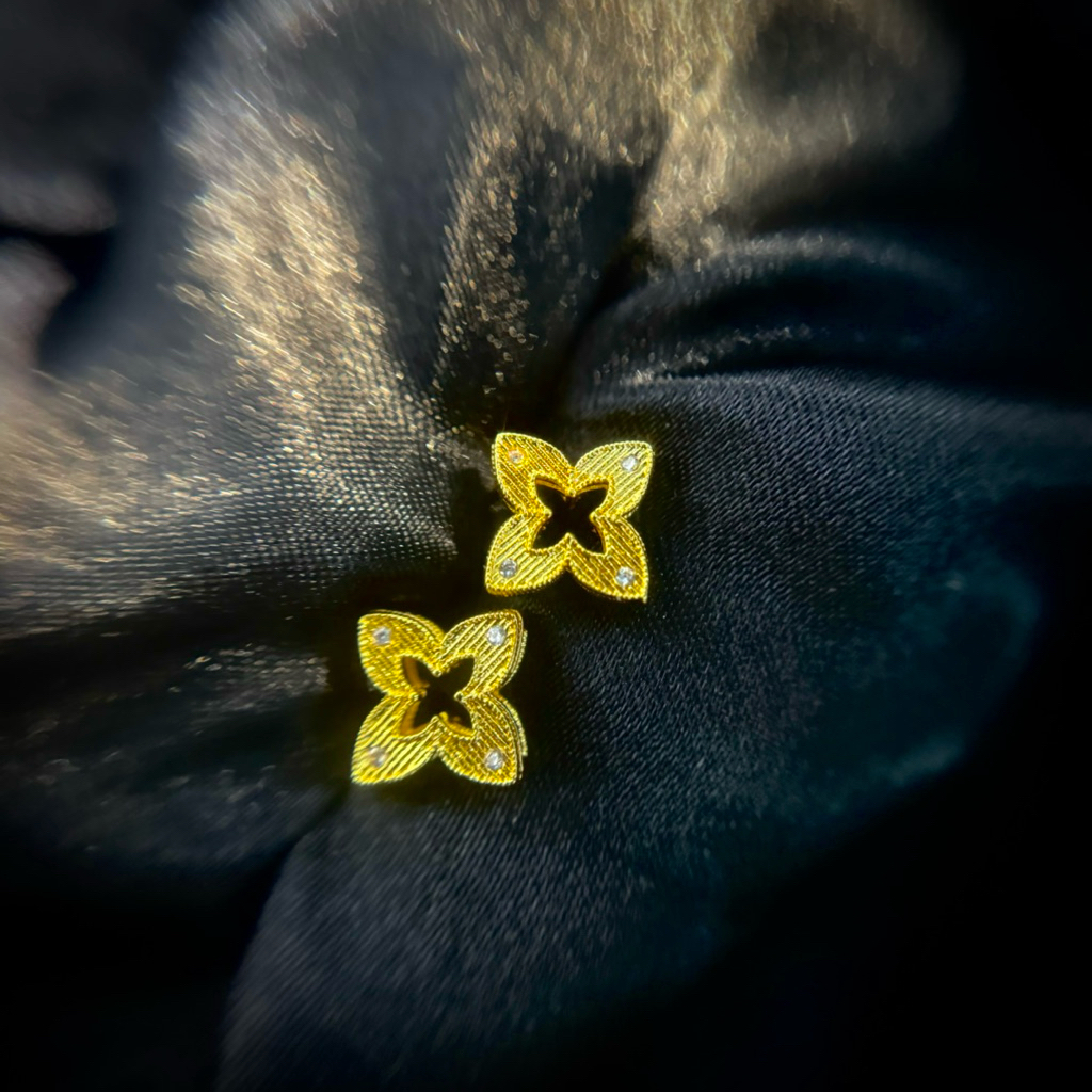 Anting Semanggi Empat Daun Emas Pasir Vietnam 100% Asli