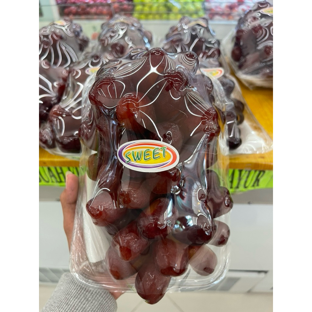 Buah Anggur Muscat Merah Super Jumbo / Buah Anggur Import Red Muscat Fresh 1,5kg