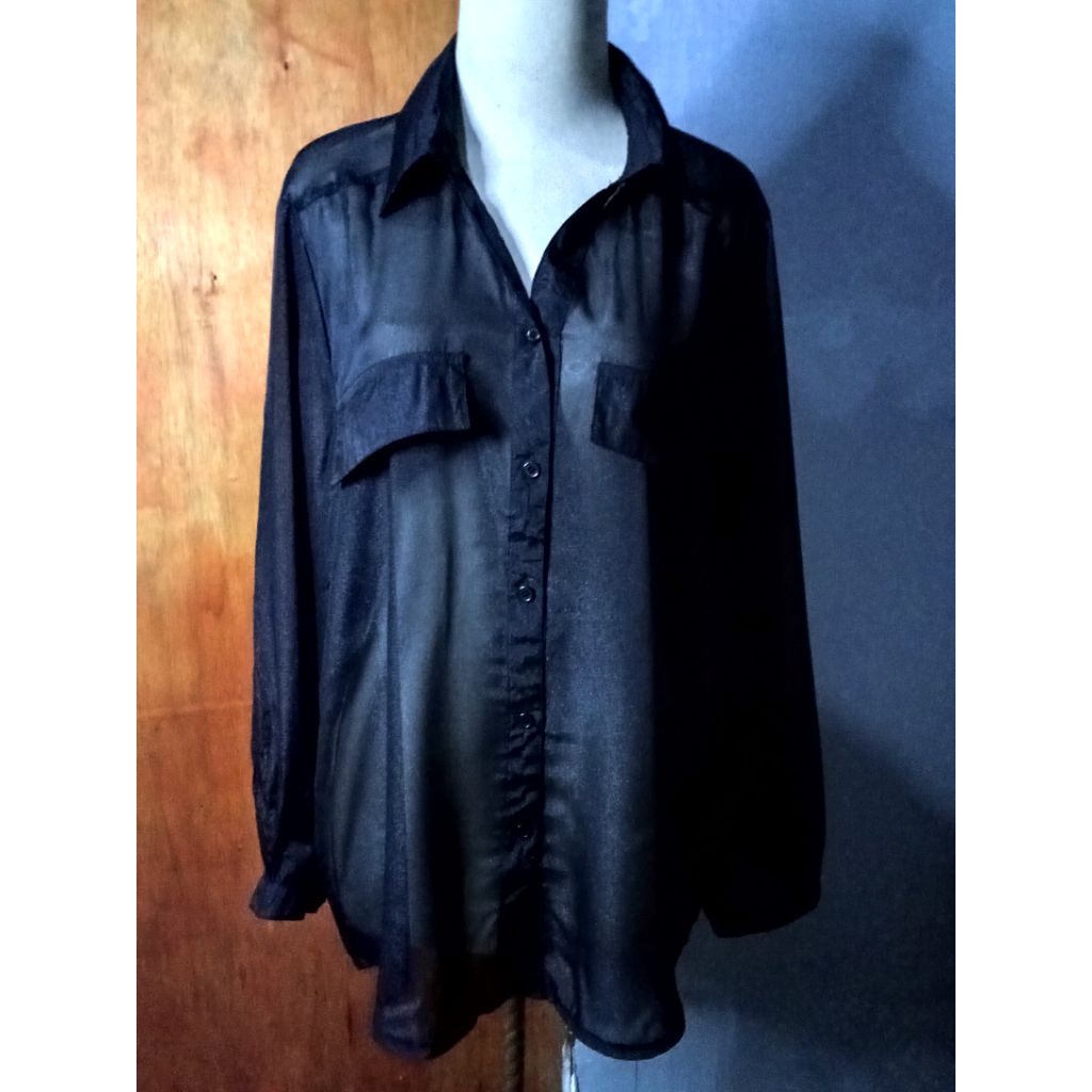 [PreLoved] Kemeja wanita lengan panjang transparan warna hitam punggung V