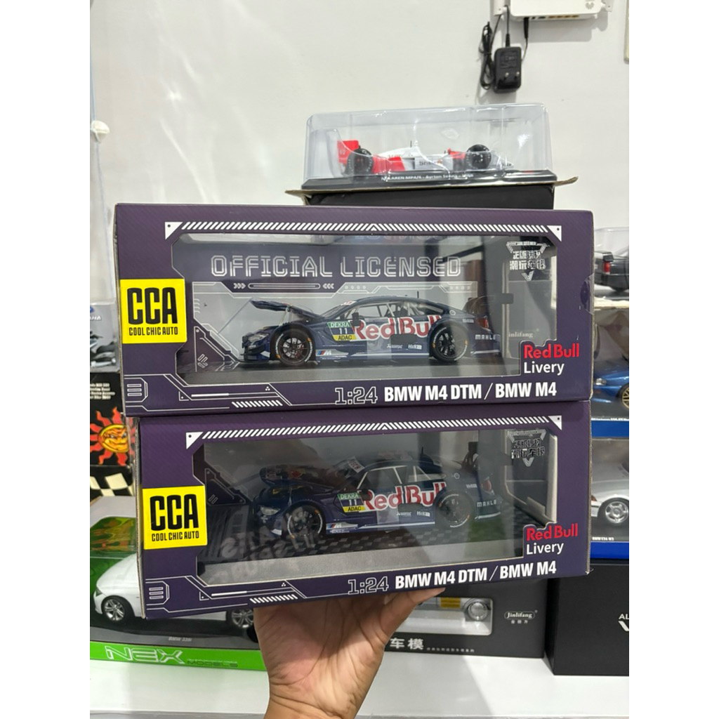 Diecast CCA BMW redbull 1:24 light and sound