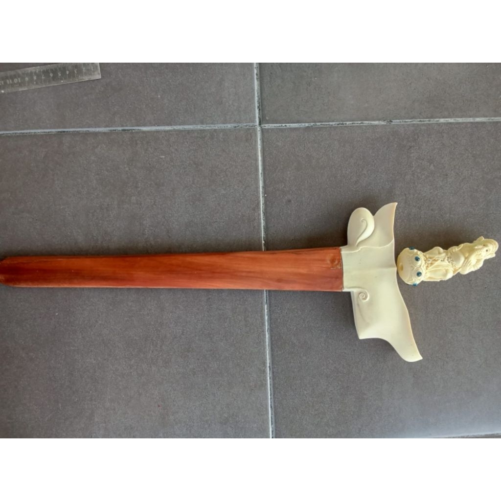 1 set warangka keris Bali (handle+pelokan+Gandar) bahan serbuk tulang
