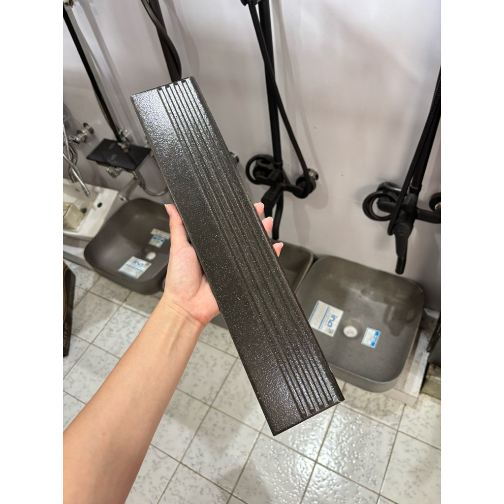 Stepnosing Anak Tangga 8x40 Keramik Anti slip