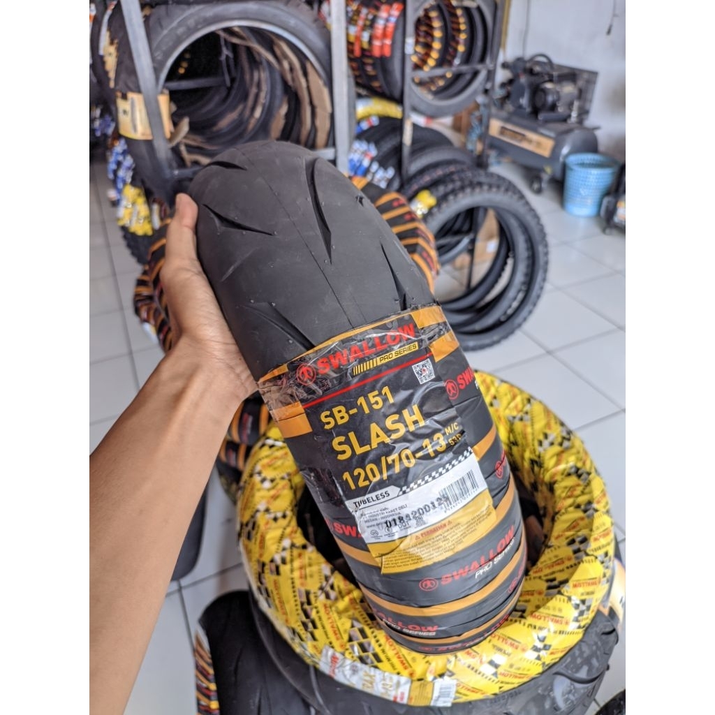 (SOFTCOMPOUND) BAN SWALLOW SLASH 120/70-13 UNTUK YAMAHA NMAX