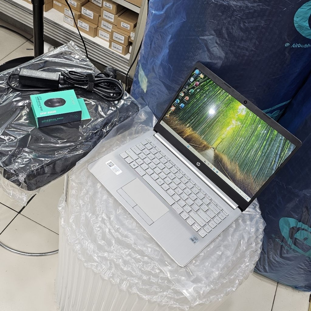 Laptop Leptop Merek HP Intel Core i3-GEN 10 RAM 8GB SSD 256GB Keyboard Backlight Second Premium pili
