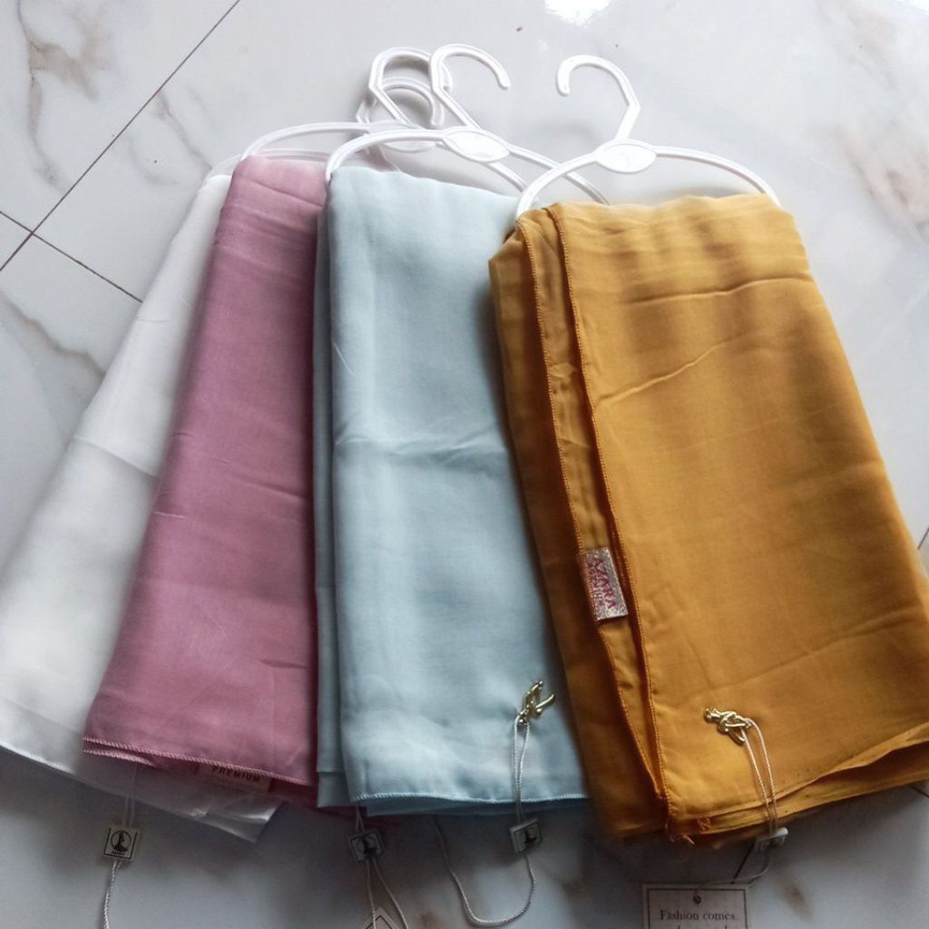 hijab segiempat Azara Paris jumbo