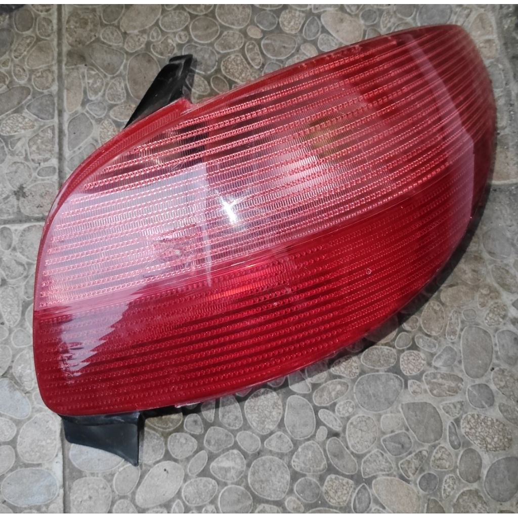 stop lamp lampu belakang peugeot 206 kanan ori