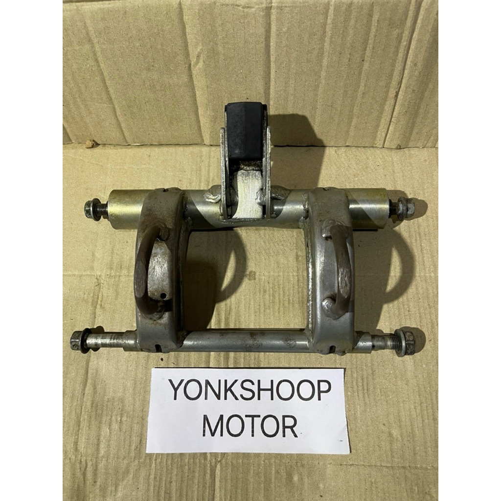 Mounting pangkon ayunan mesin Honda VARIO 110 KARBU/VARIO 110 TECHNO KARBU original