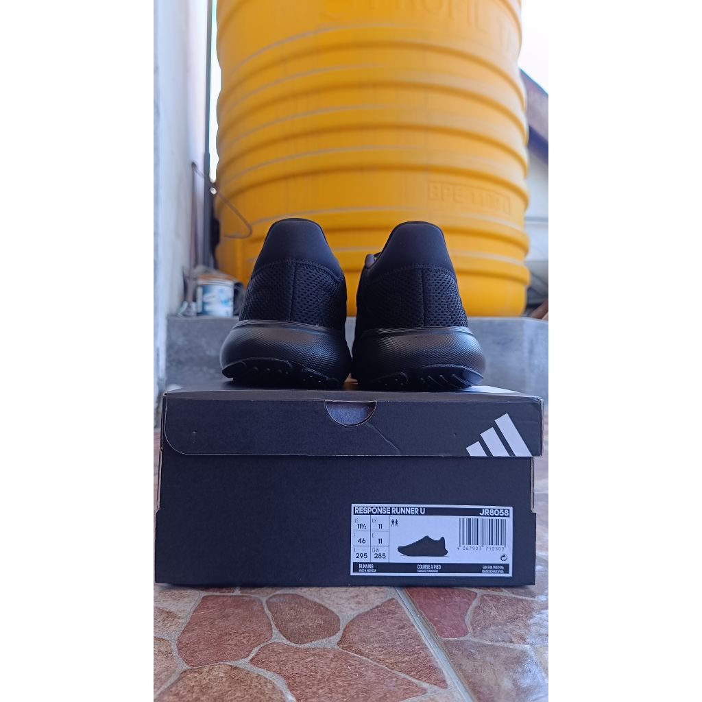 Sepatu Adidas Respon runner original, warna hitam, size UK 11/ 29,5 cm
