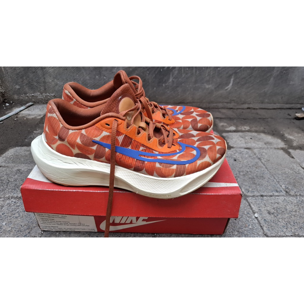 nike zoom fly 5 spesial edition, size 43