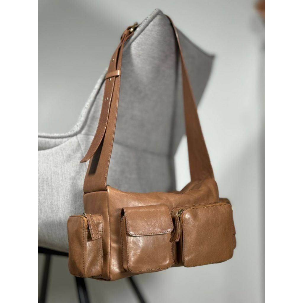 EVALIA tas selempang kulit