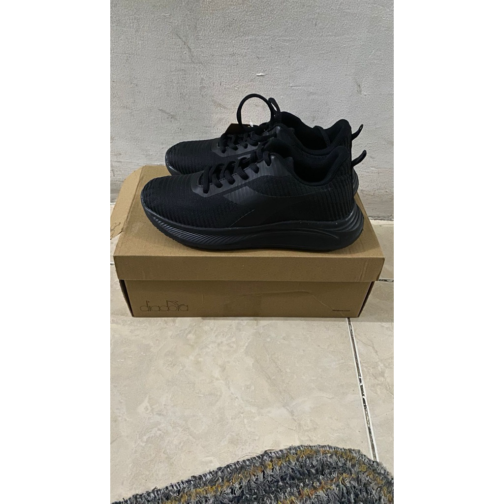 sepatu sekolah diadora
