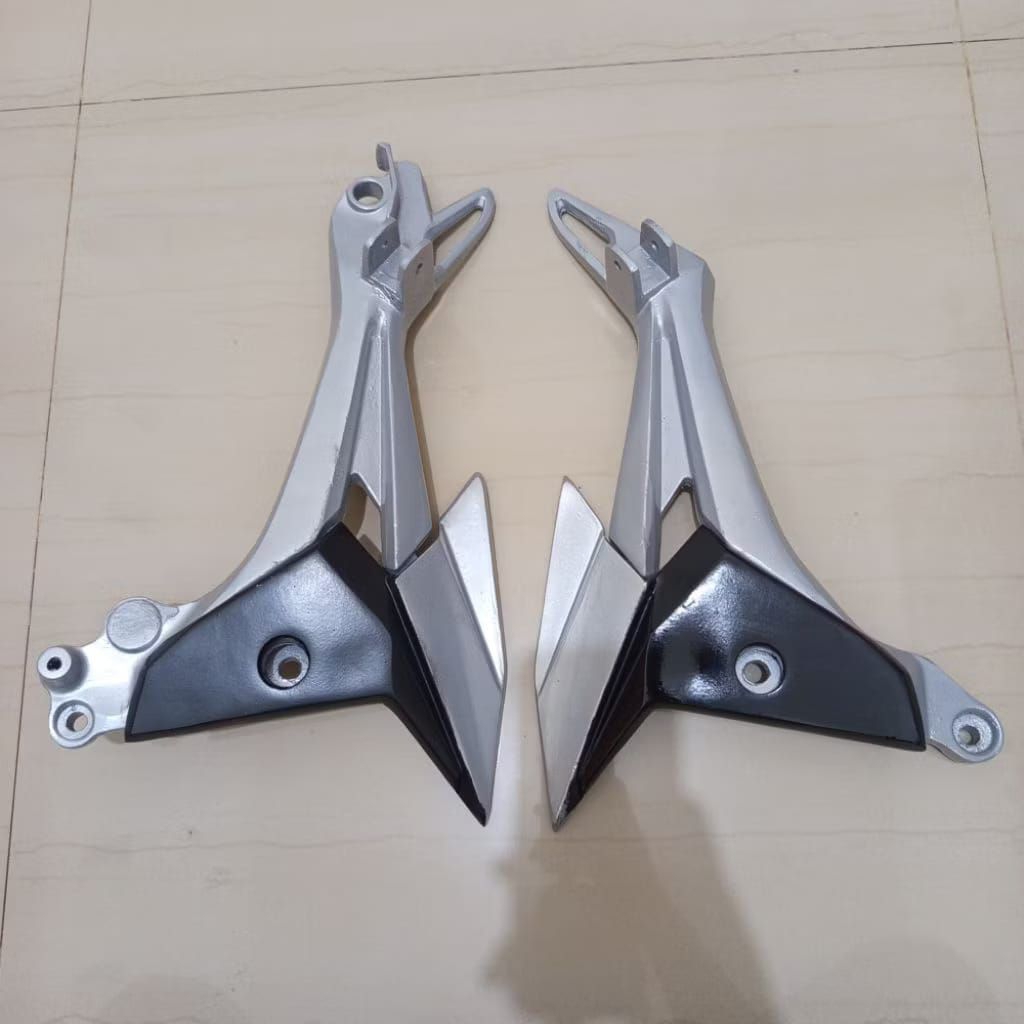 BOSTEP DUDUKAN FOOTSTEP BELAKNG SUPRA X 125 NEW FI 2014 SET KANAN KIRI (IMITASI KW SUPER)