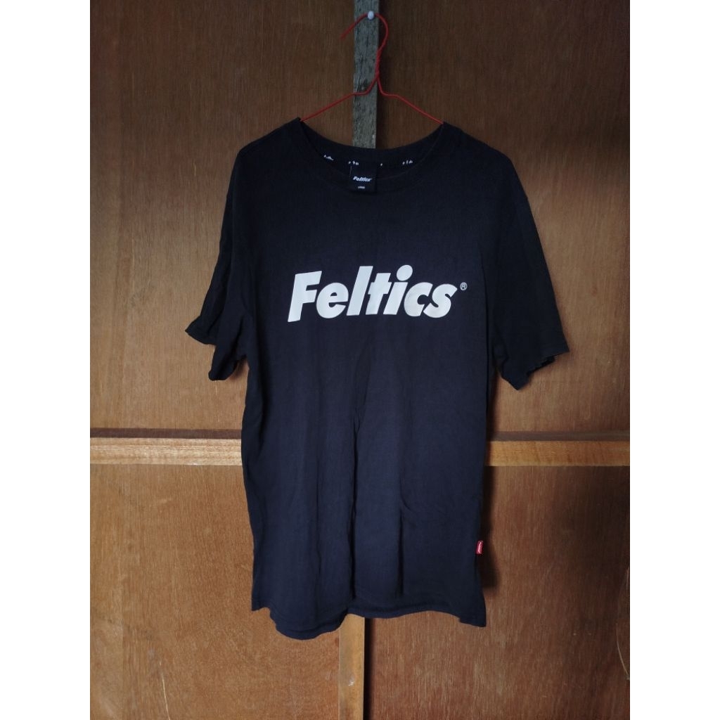 T-shirt Feltics