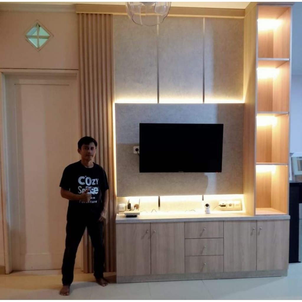 BACKDROP TV MURAH | RAK TV HPL | BUFFET TV HPL | PARTISI PAJANGAN HPL | MEJA TV HPL