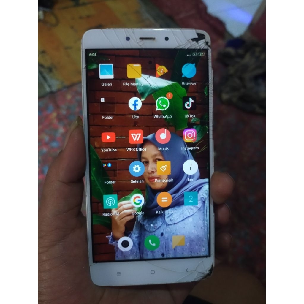 xiomi note 4x ram 4/64 minus lcd kaya di poto masih bisa di pakai