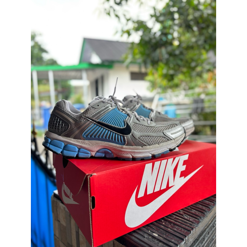 NIKE ZOOM VOMERO 5
