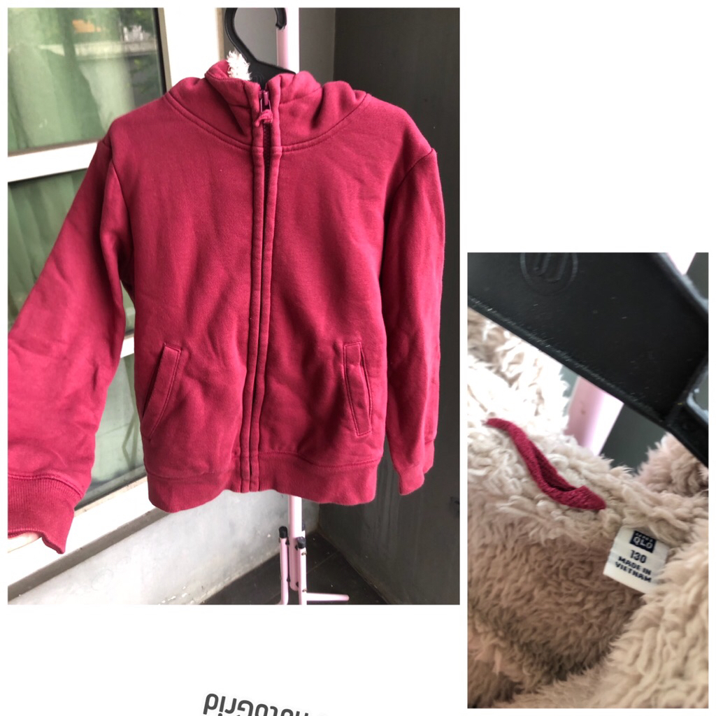jaket anak Uniqlo hoodie maroon sz 130