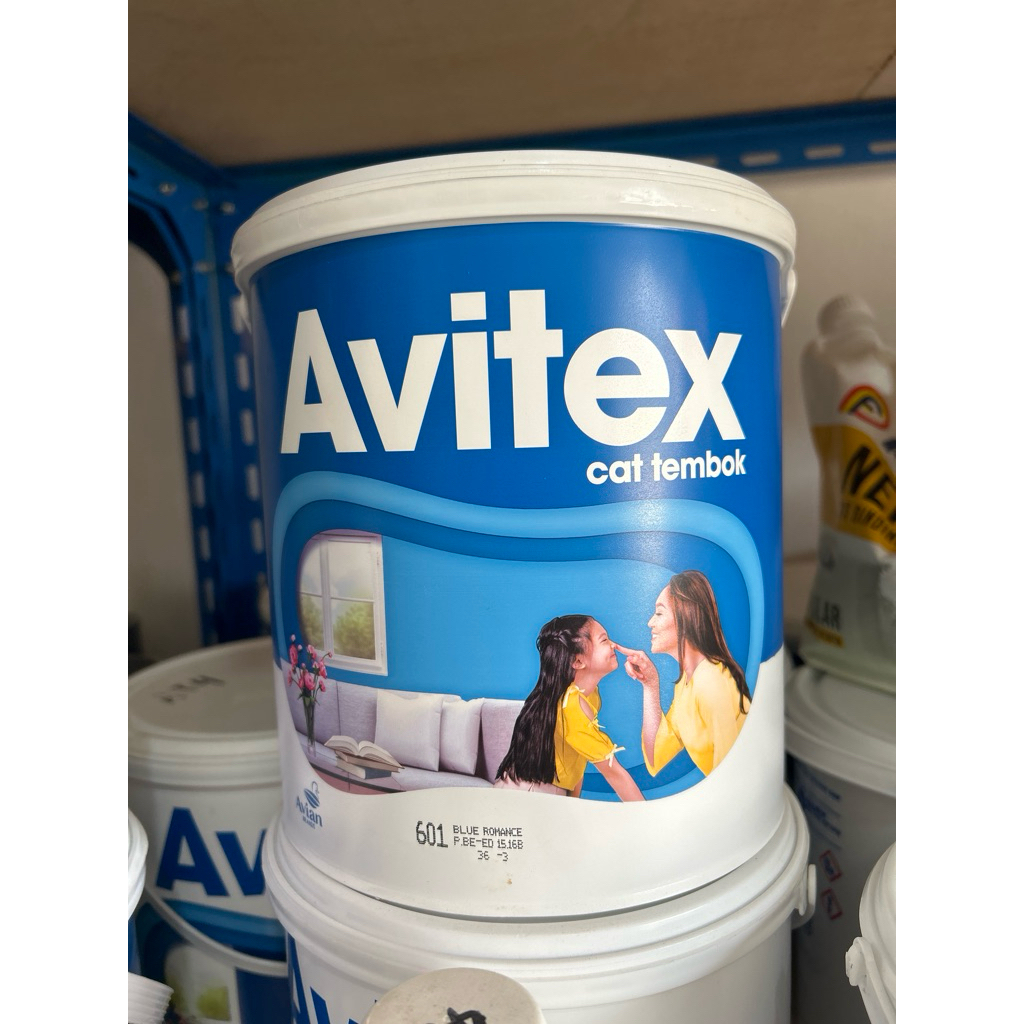 cat tembok avitex
