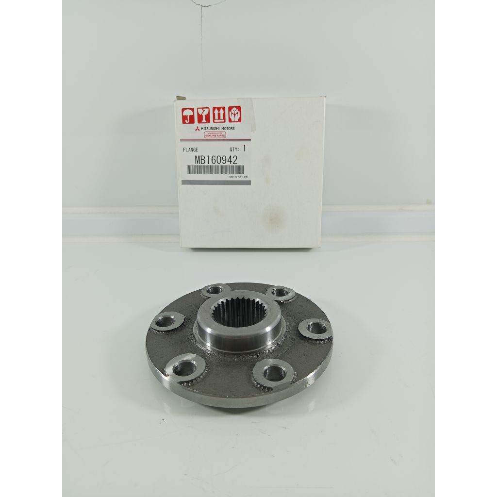 FLANGE AXLE FRONT - FLANGE AS RODA DEPAN L200 MB160942