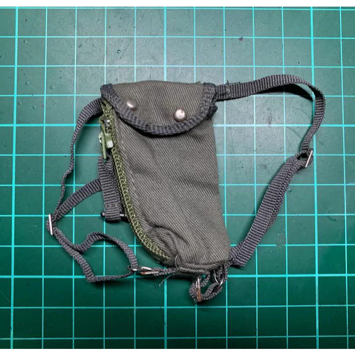 PART 1/6 WWII German fallschirmjager Gas Mask Bag