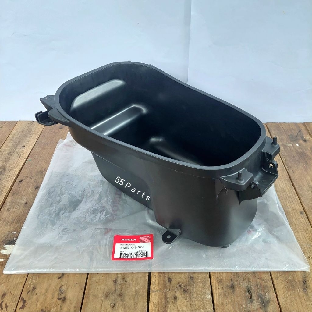 Box Luggage Box Bagasi Vario 110 FI eSP Stater Halus (2015 - 2019) Original 81250K46N20