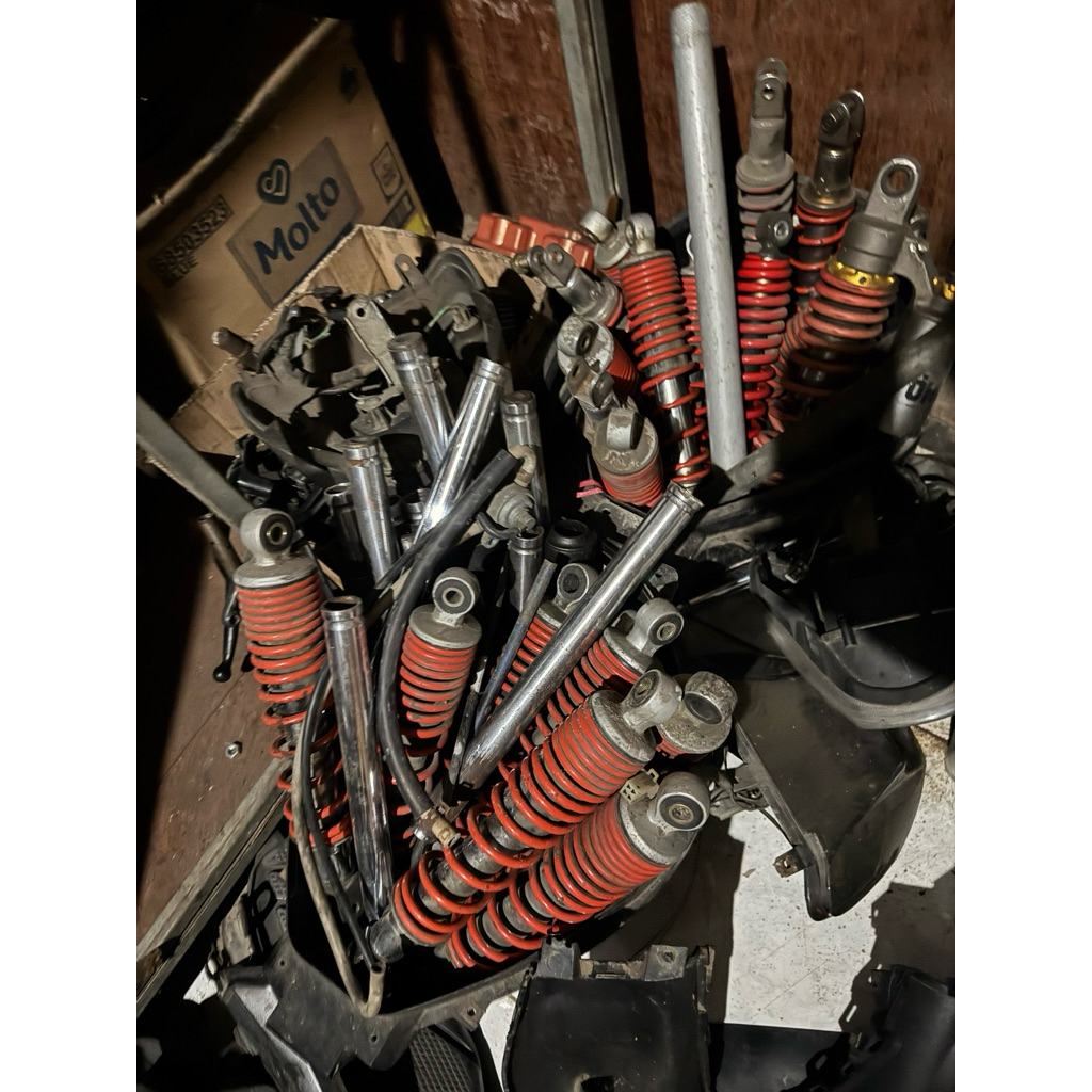 shockbreaker belakang Suzuki skywave copotan