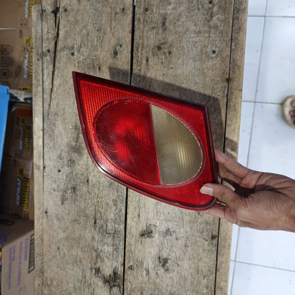 lampu stop bagasi mercedes-benz w210