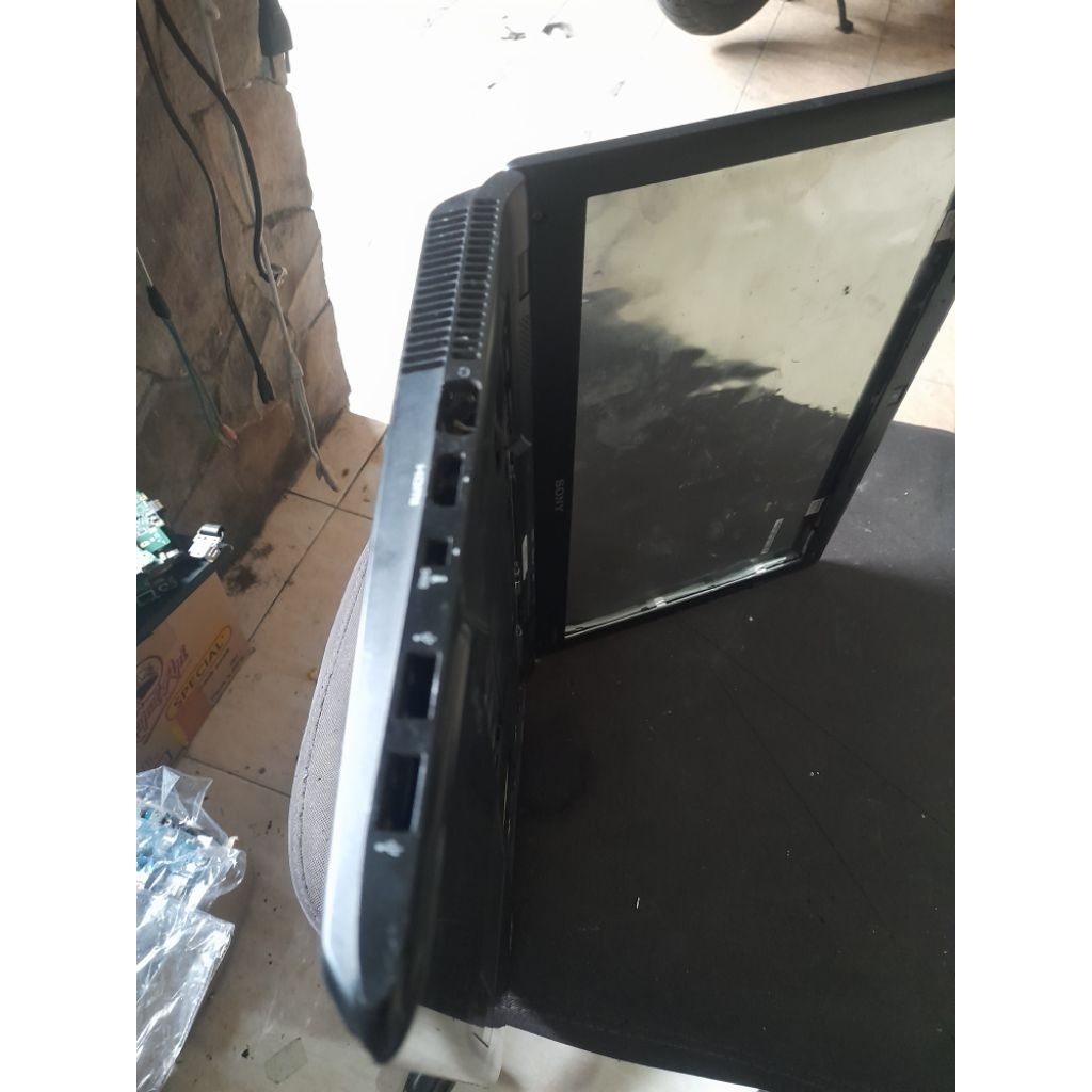 CASING LAPTOP SONY VAIO PCG-61412W BEKAS