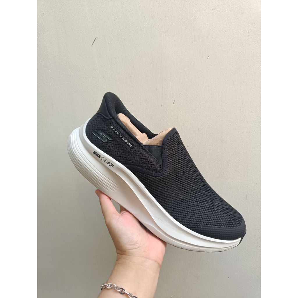 SKECHERS GO WALK MAX WALKER