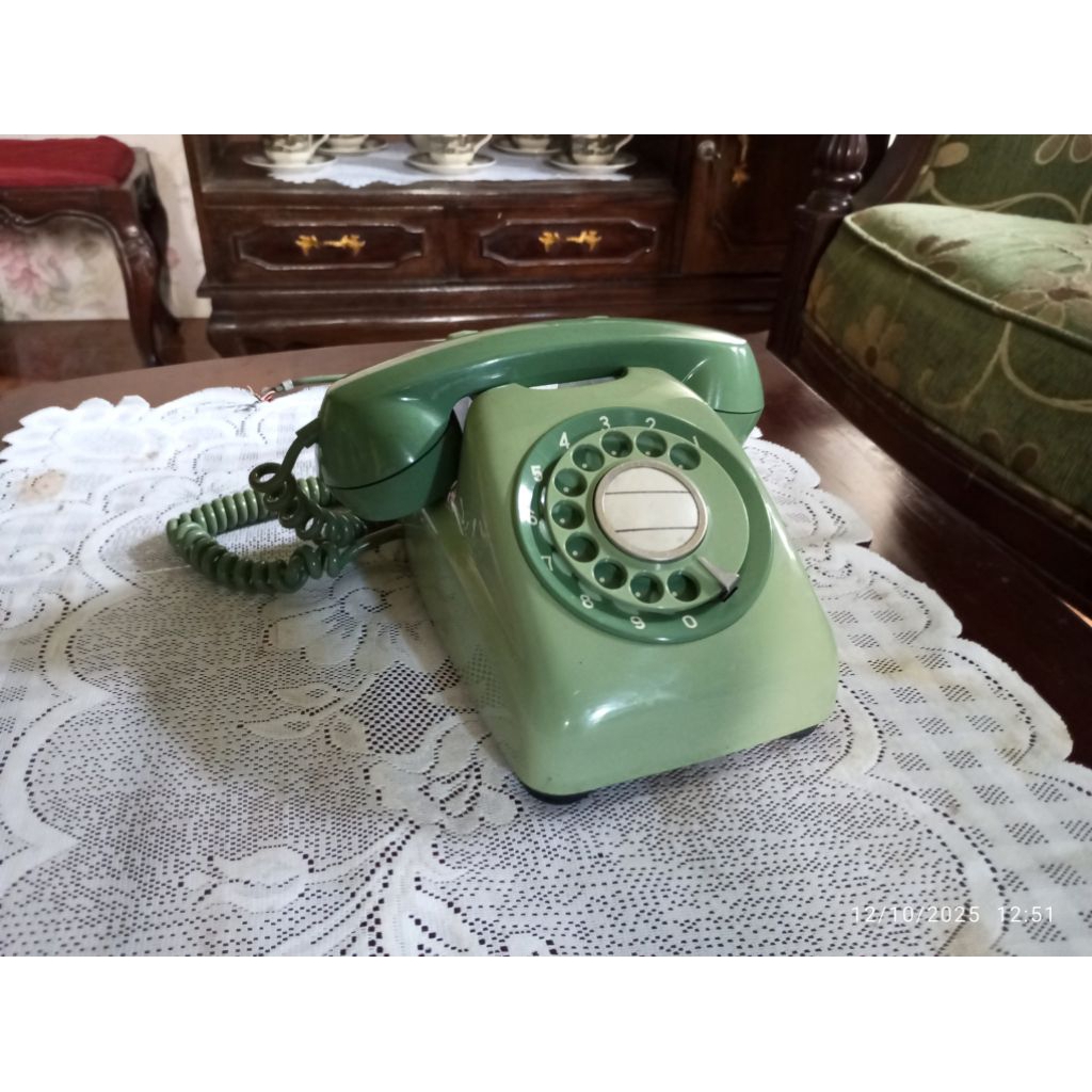 Pesawat Telepon Telpon Kabel Jadul Antik Vintage Lawas kondisi fisik Mulus  Tua Kuno Retro Klasik Cl